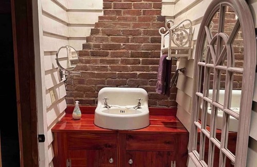 Clinton House | 2 of 3 GuestQuarters & 35 Min to U of Alabama