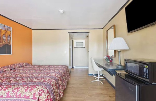 Shields Hotel | 2 Road Trip Ready Rooms Near Lake Linton – Affordable + Convenient