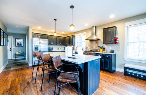 Harbert Cottage | (2027 OPEN!) Lake View Home with Private Pool and Hot Tub!