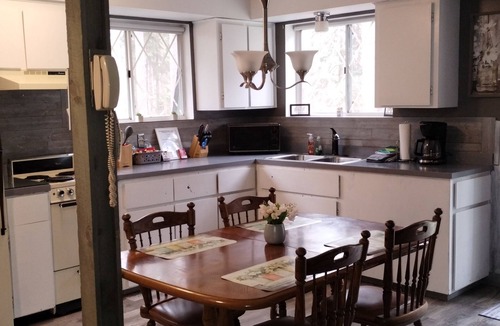 Fairview Cabin | 2bed Up North Cabin with hiking area -5 min to Au Sable river, orv trails & golf