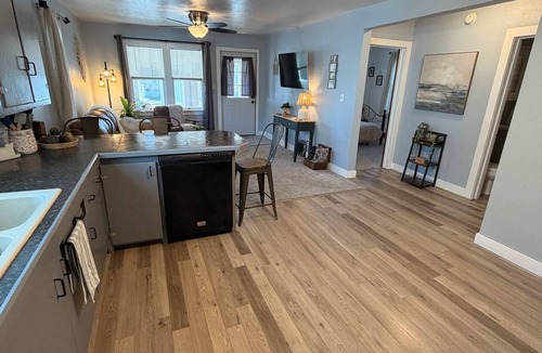 Marinette House | 2BR Home Near Marinas/Ideal for Work or Fishing