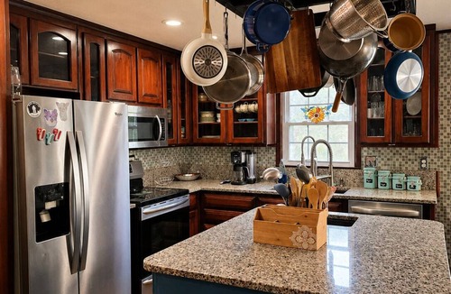 Kennesaw House | 3 bed 2 bath in Kennesaw with Game Room Near KSU and Truist Park