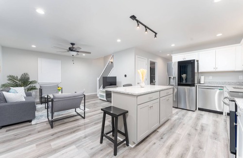Farmington Hills House | 3 Bedroom 2 Bath House in Farmington Hills