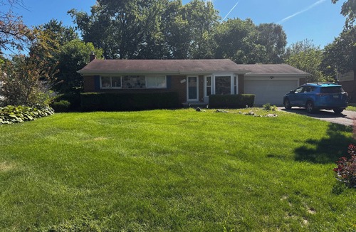 Mitchell House | 3 Bedroom 2 Bath, quiet and close to everything