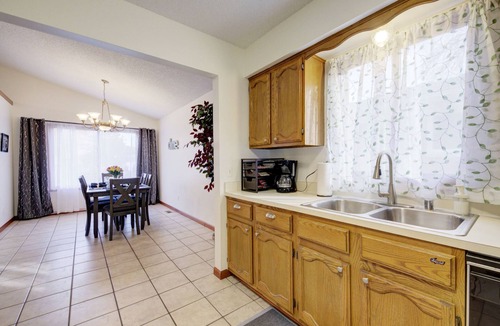 Westland House | 3 bedroom 2 bathroom whole house- up to 8 people