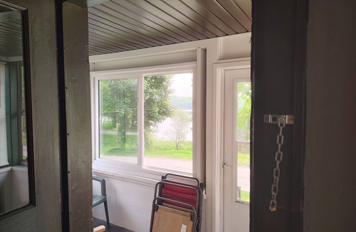 Gladstone House | 3-bedroom home on the river 10 min. from town also have identical1817617 ID #