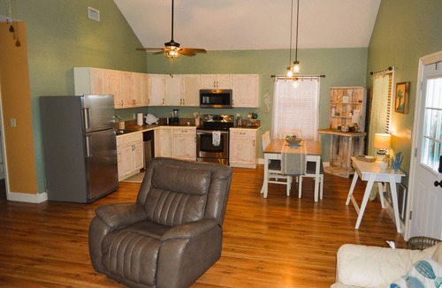 Shoreline Park House | 3 bedroom house, full size swimming pool and 100' of docked waterfront access.