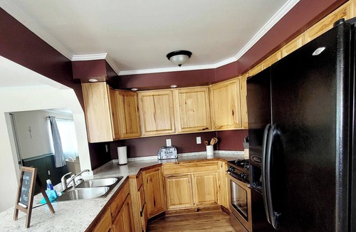 Fairview House | 3-bedroom house in beautiful Fairview with cool AC breeze