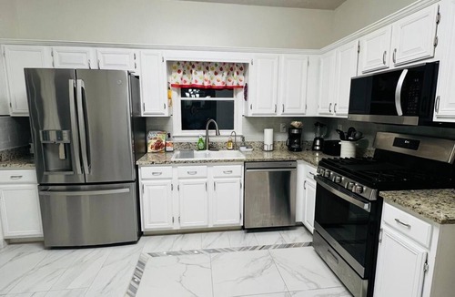 Dallas House | 3-bedroom house in beautiful Dallas with cool AC and charm