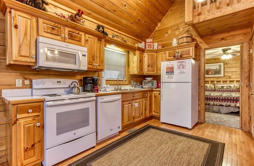 Black Bear Falls Cabin | 3 King Suites, Game Room, Hot Tub – Luxury Cabin Near Gatlinburg Sleeps 10