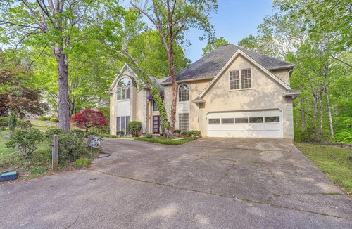 Roswell House | 3 Mi to Roswell Riverwalk: Spacious Getaway!