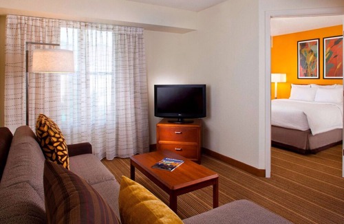 Homewood Hotel | 3 Modern Pet-Friendly Suites with Pool Access | Near Birmingham Attractions