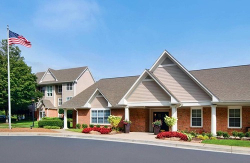Homewood Hotel | 3 Modern Pet-Friendly Suites with Pool Access | Near Birmingham Attractions