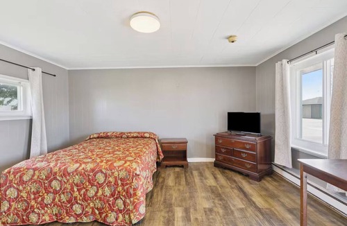 Shields Hotel | 3 Welcoming Rooms w/Free Parking Near Shops | Perfect for Road Trips