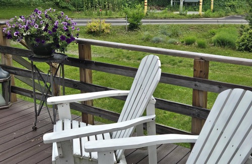 Saint Joseph Cottage | 30 night min stay. Cozy cottage in St. Joseph on 1.1 acres wooded lot with view