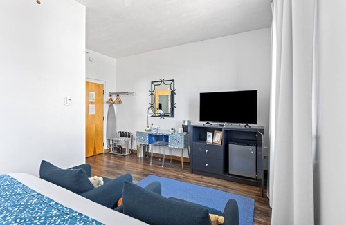 Rosemary Beach Hotel | 301 Rosemary Beach Inn - Includes Beach Chairs & Complimentary Breakfast + Access to 4 Pools