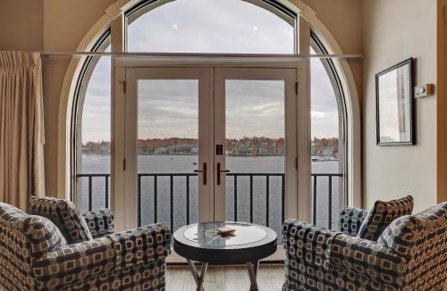 Charlevoix House | 344 Edgewater Inn
