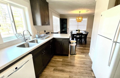 Traverse City Cottage | 3BR cottage on SE Lake Leelanau with private beach, marina and playground!
