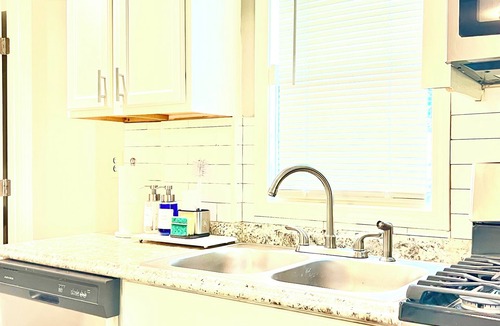 Atlanta House | 3BR Executive Stay – 15 Minutes to ATL Airport! Fast Wi-Fi & Free Parking