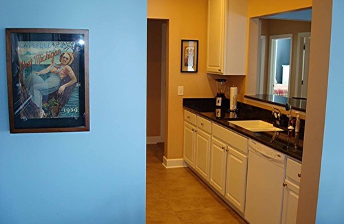 Ludington Condo | 3rd Floor, 3 Bed, 2 Bath Downtown Condo w/Excellent Views of Marina & Harbor