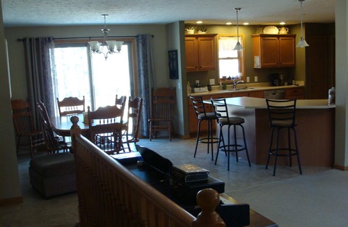 Beulah House | 4 Bedroom/2 Bath Home with Hot Tub & 20 Acres of Woods
