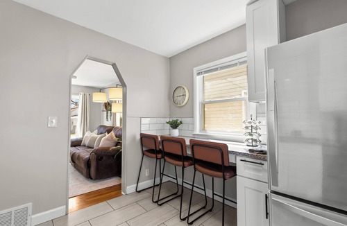 Center Line House | 4 Bedroom Bungalow in the "Heart of Metro Detroit"