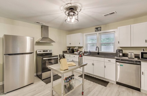 Decatur House | 4 Mi to Dtwn! 'Carolyn's Cottage' in Decatur