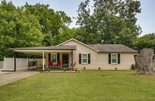 Decatur House | 4 Mi to Dtwn! 'Carolyn's Cottage' in Decatur
