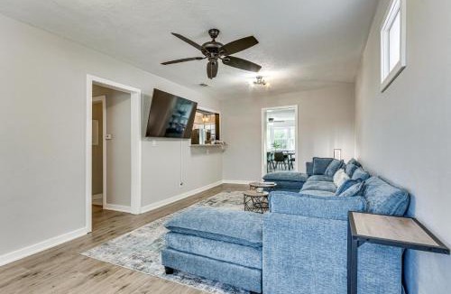 Navy Point House | 4 Mi to NAS Pensacola! Family Getaway w/Pool