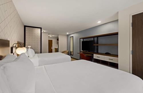 Newnan Hotel | 4 Modern Extended Stay Suites | Newnan, GA | Near Diplomat Pkwy | Pets Welcome!