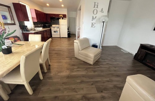 Detroit House | 420 friendly Spacious 3-bedroom house in cool Detroit with WiFi and AC
