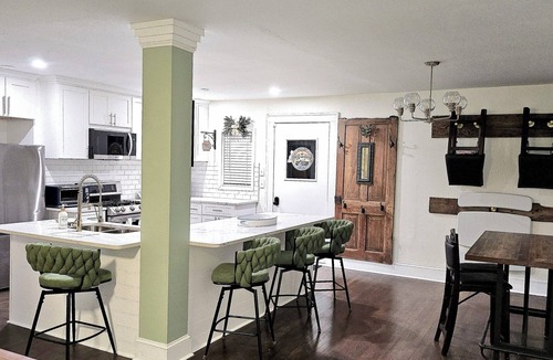 Red Oak House | 5-Star Elegant 1939 bungalow: 5 min to ATL Airport The Southern Ledger