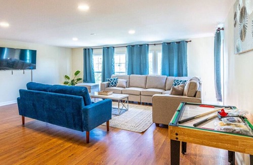 Huntsville House | 529 Farmingdale Rd SE MTR · 〚Treehouse Cottage〛- Storybook 3 Bedroom Home!
