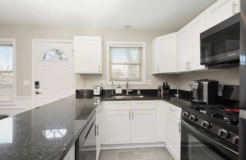 Plymouth House | ★5min To Kellogg Park★Plymouth★Parking ★W/D★ |64