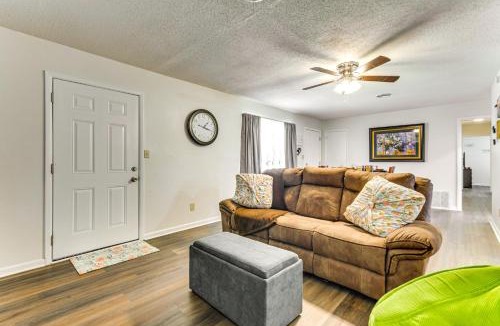 Northeast Pensacola House | 6 Mi to Dtwn Pensacola: Family-Friendly Gem!
