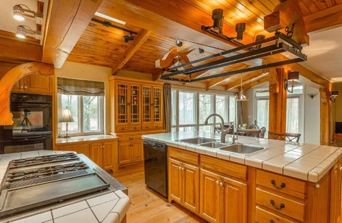 Lookout Mountain House | 8 Bdrm🏆33ppl Hotub,Pool,Pond, 9miles Chatt