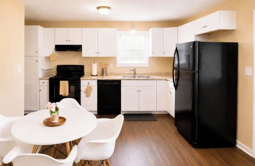 College Park House | 8 Mins to Atlanta Airport Sleeps 8 15 Mins to Downtown