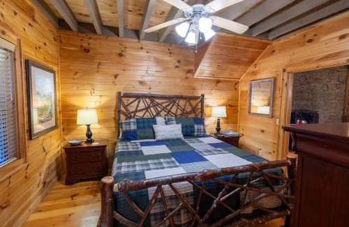 Mentone House | A Bear Lair - Hot Tub - Mountain & Sunset Views