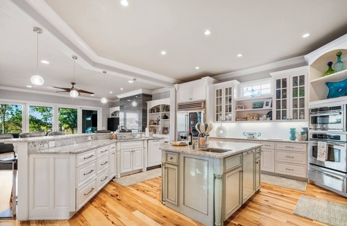 Gallatin House | Above Nashville Sunset Bay | Lakefront | Pool & Spa | Golf Simulator