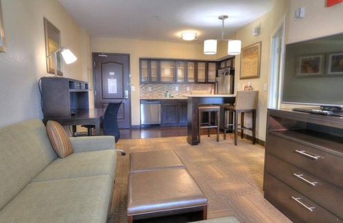 Farragut Apartment | Accessible 1BR Suite w/Breakfast, Pool + Fire Pit