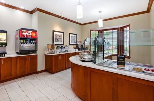 Kalamazoo Apartment | Accessible 2BR Suite | Hot Breakfast + Pool Access
