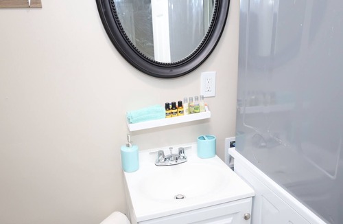 East Cobb Apartment | Adorable 1 Bedroom Home with Pool/Tennis