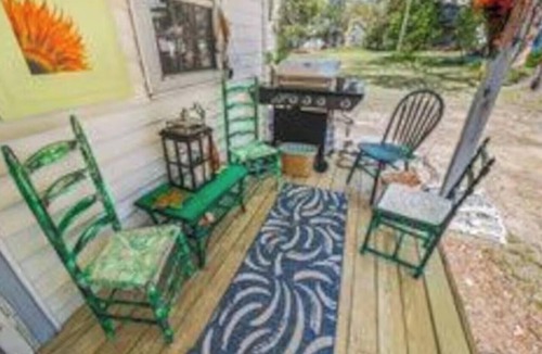 Dothan House | Adorable 2-bedroom house with AC in nice Dothan neighborhood