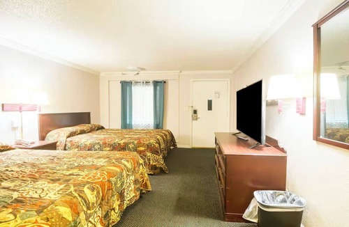 Huntsville Hotel | Adventure & Nature Haven | Hays Preserve, Riverfront Walks & Trails Nearby