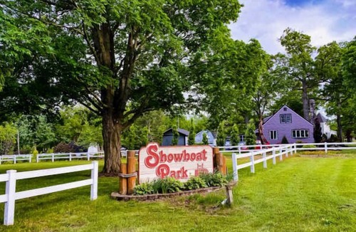 Chesaning House | Affordable Accommodation In The Village of Chesaning! Free Parking Onsite