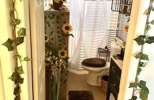 Taylor House | Agape Abode is a unique 420 friendly "hippie playhouse" with a style all its own