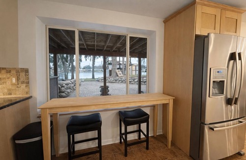 Argentine House | All-Sports Lakefront Retreat w/Private Beach, Dock & Tiki Bar - Sleeps 10