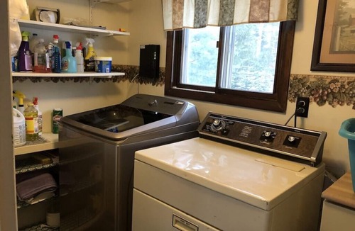 Christmas Cottage | Amazing sunsets/lake views - Near Pictured Rocks