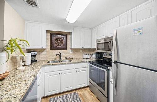 Gulf Shores Condo | AMAZING VIEWS FROM THIS 2 BEDROOM 2 BATH BEACHSIDE CONDO