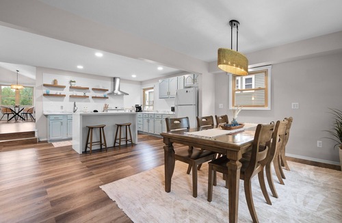 Moscow House | Anchors Away: Modern Irish Hills Lakefront w/Beach, Dock, Kayaks, Cornhole